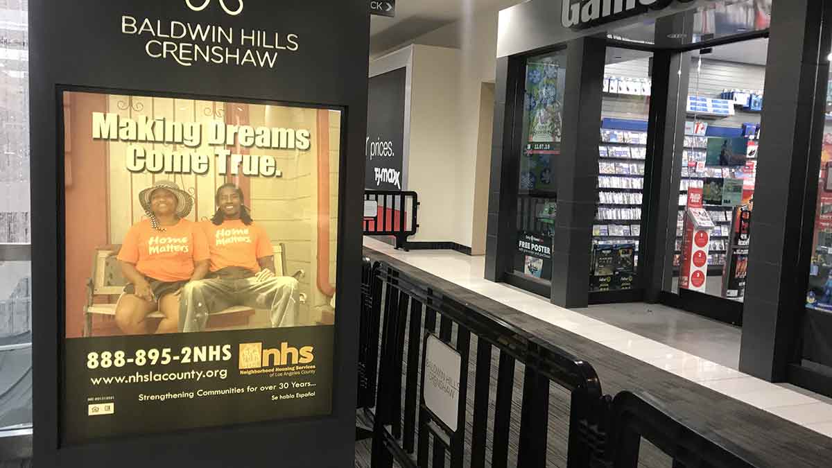 Los Angeles Outdoor Out of Home Mall Advertising